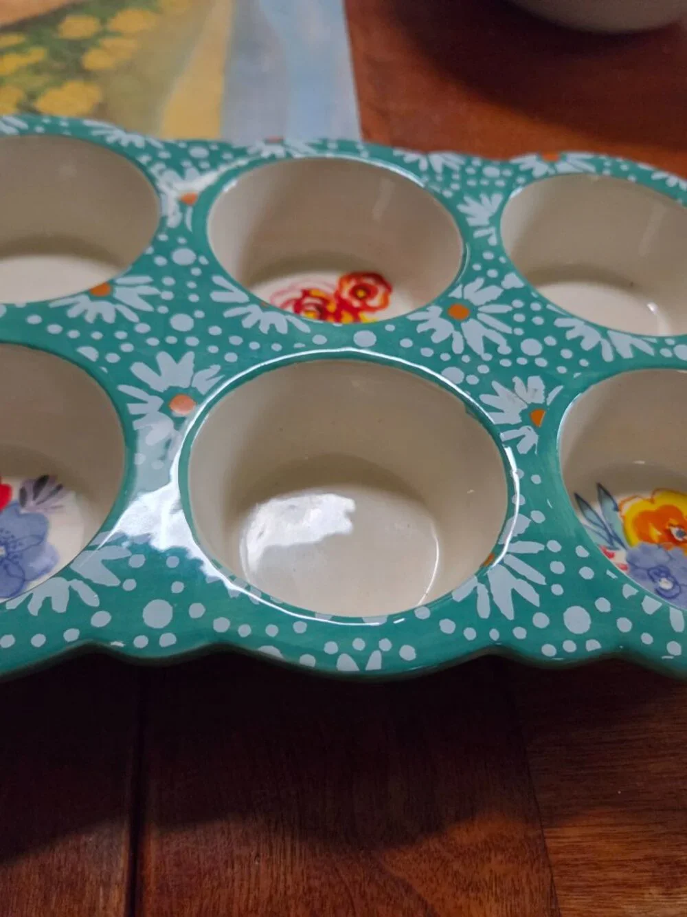 PIONEER WOMAN FLEA MARKET 6 CUP STONEWARE MUFFIN PAN IN TEAL WITH FLORAL